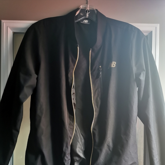 New balance spring jacket - Picture 2 of 6